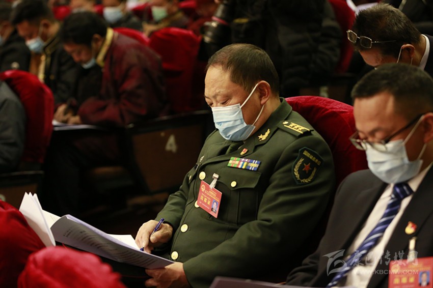 州十二屆人大五次會(huì )議開(kāi)幕掠影