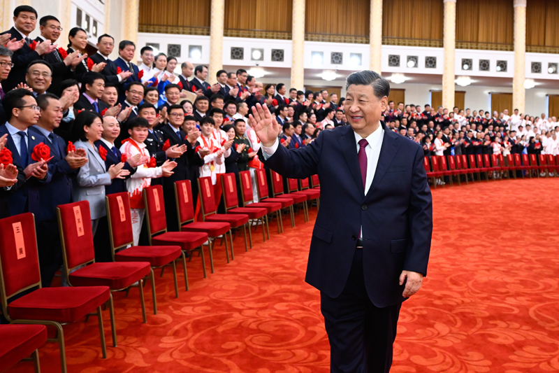 2022年4月8日，北京冬奧會(huì )、冬殘奧會(huì )總結表彰大會(huì )在北京人民大會(huì )堂隆重舉行。會(huì )前，習近平等會(huì )見(jiàn)北京冬奧會(huì )、冬殘奧會(huì )突出貢獻集體代表、突出貢獻個(gè)人和中國體育代表團成員。